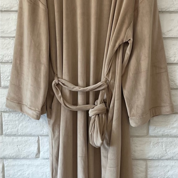SKIMS Velour Velvet Long Robe in Honey Tan Loungewear Neutral Comfy Cozy - Picture 8 of 9